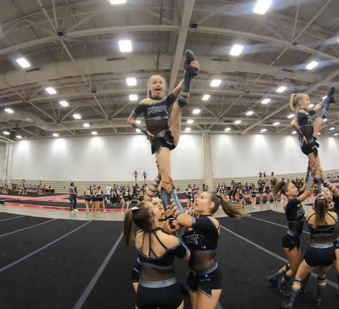 REACT ELITE CHEER Picture 8