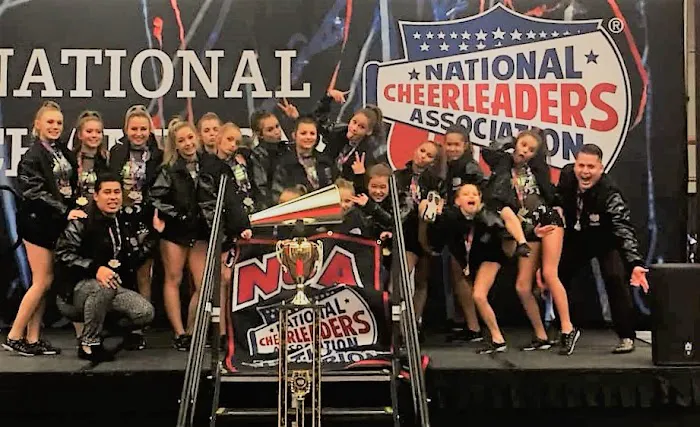 REACT ELITE CHEER Picture 2