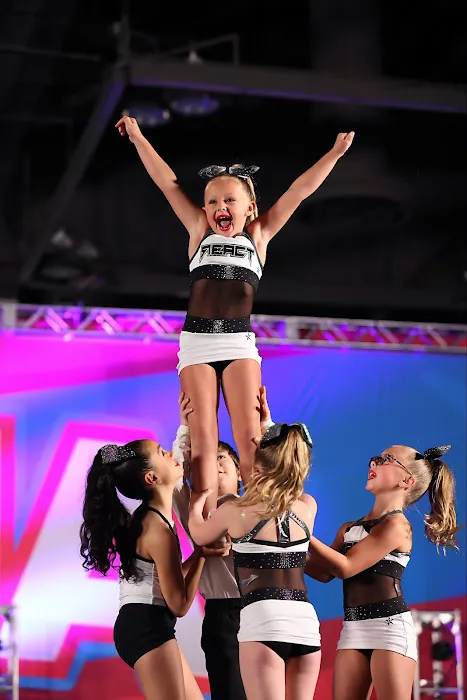 REACT ELITE CHEER Picture 4