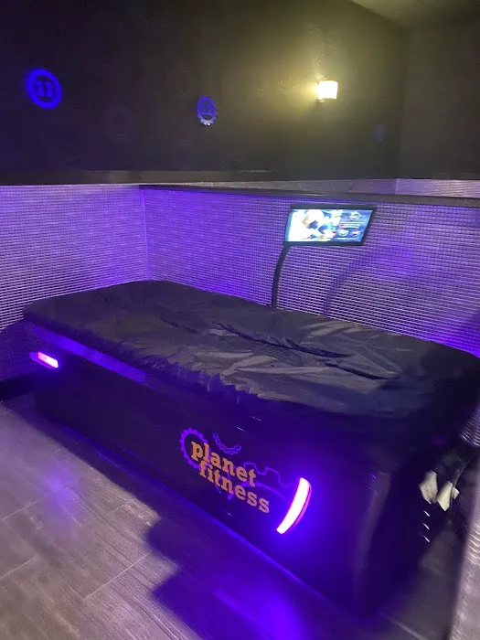 Planet Fitness Picture 3
