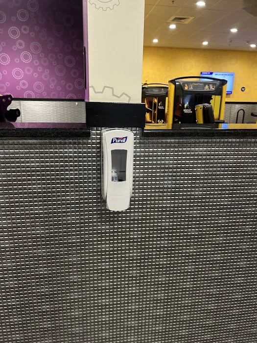 Planet Fitness Picture 9