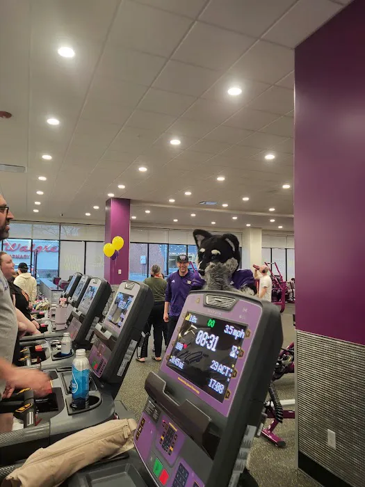 Planet Fitness Picture 5