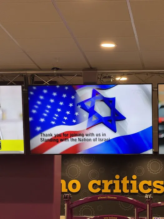 Planet Fitness Picture 9