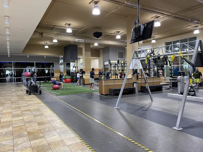 24 Hour Fitness Picture 10