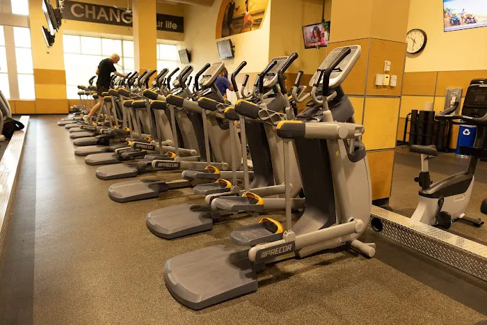 24 Hour Fitness Picture 8