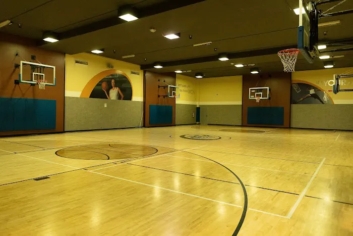 24 Hour Fitness Picture 7