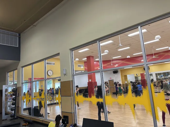 24 Hour Fitness Picture 6