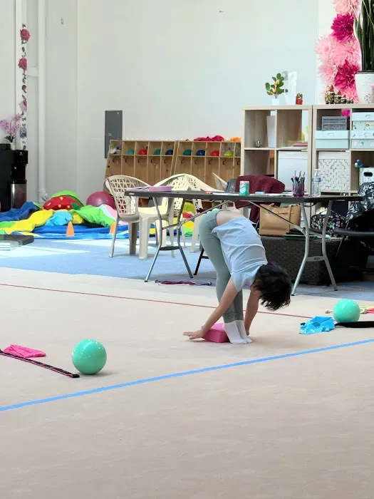 Etude Rhythmic Gymnastics Picture 2