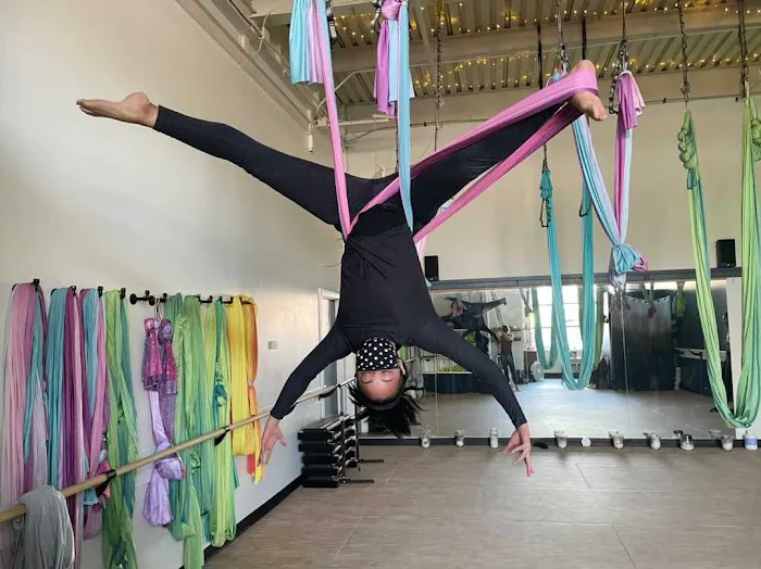 Flight Room Ballard Picture 1