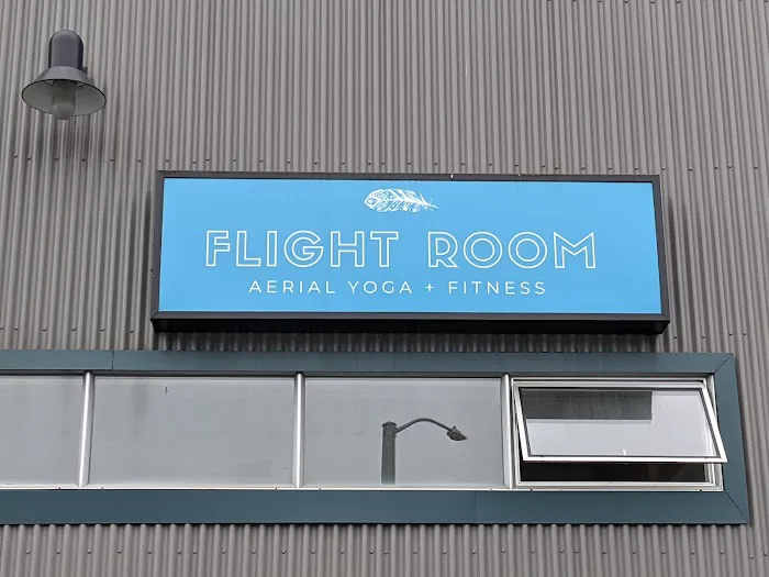 Flight Room Ballard Picture 3