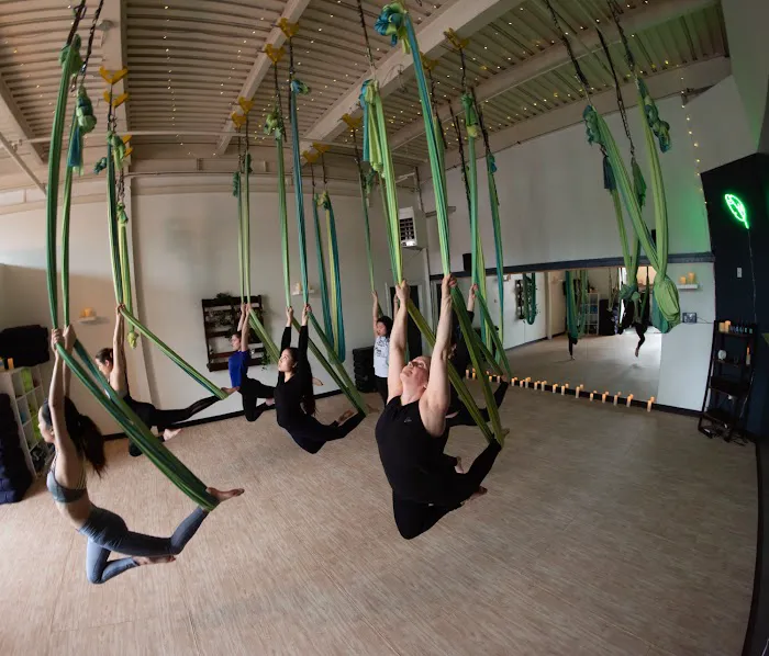 Flight Room Ballard Picture 9