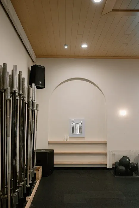 Vie Athletics Picture 3