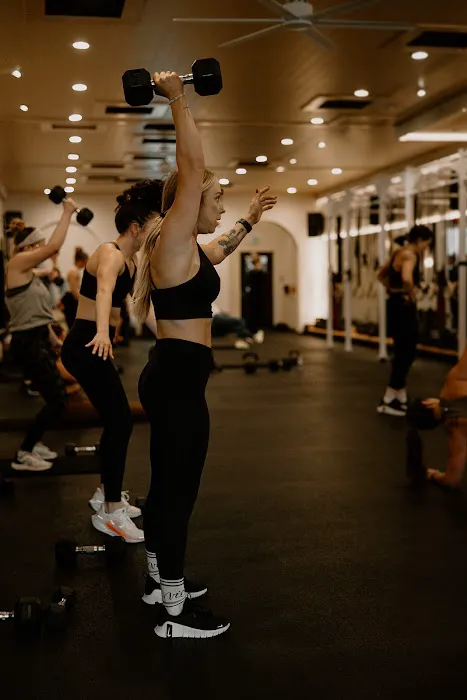 Vie Athletics Picture 9