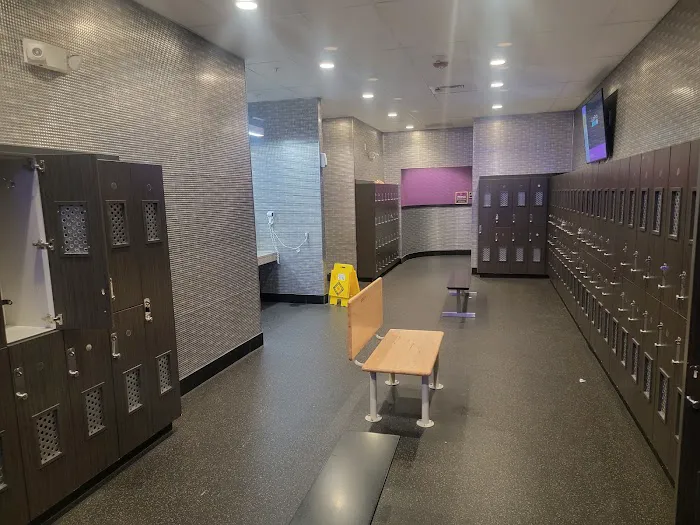 Planet Fitness Picture 6
