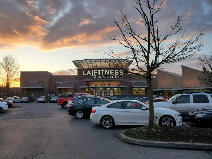 LA Fitness Picture 8