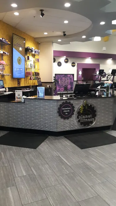 Planet Fitness Picture 8