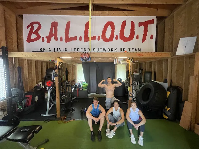 BALLOUT ROOM Picture 8