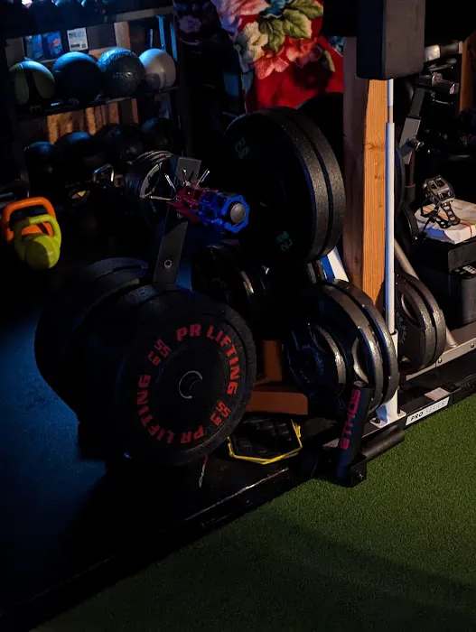 BALLOUT ROOM Picture 5