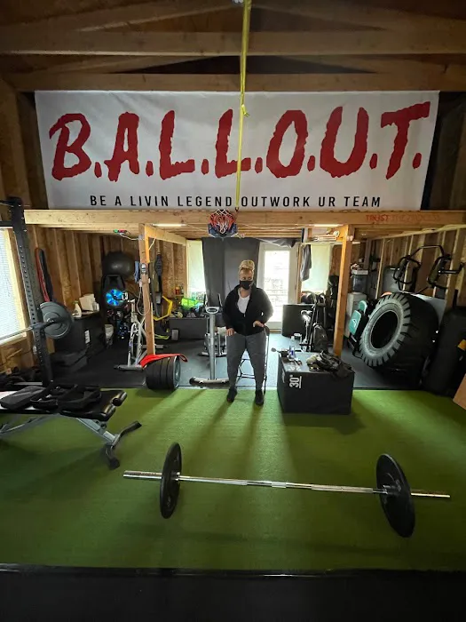 BALLOUT ROOM Picture 6