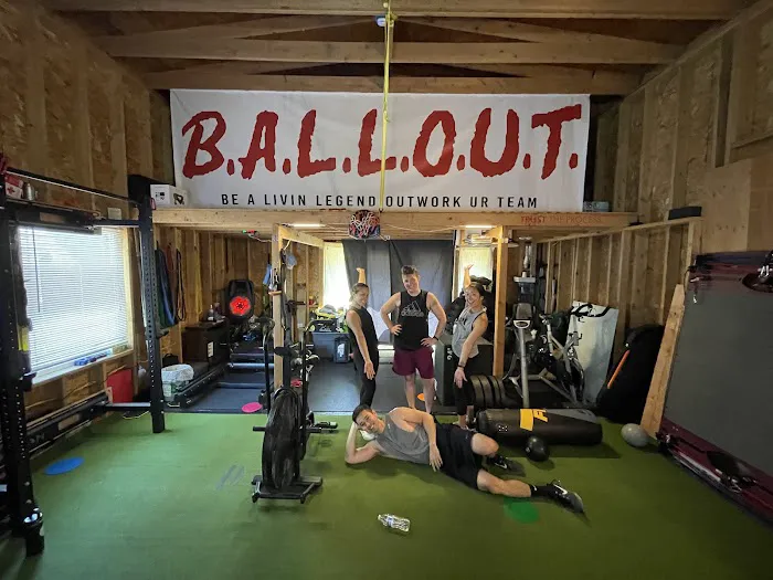 BALLOUT ROOM Picture 9