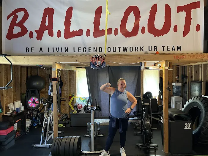 BALLOUT ROOM Picture 2