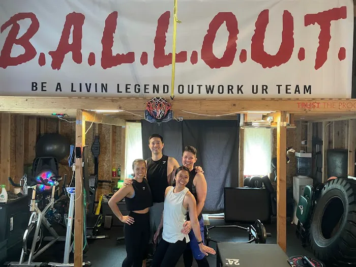 BALLOUT ROOM Picture 4