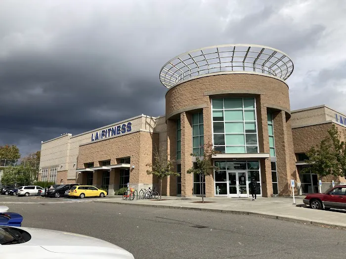 LA Fitness Picture 7