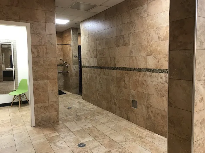 Planet Fitness Picture 9