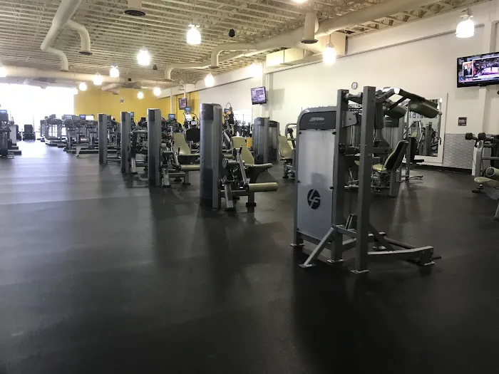 Planet Fitness Picture 8