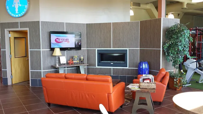 Gold's Gym Woodinville Picture 1