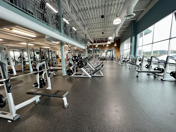 Gold's Gym Woodinville Picture 3