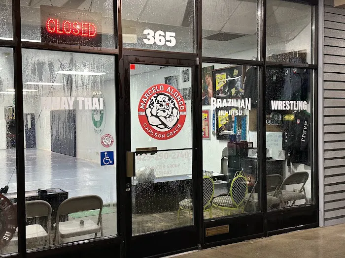 Stray Dogs Club Picture 4