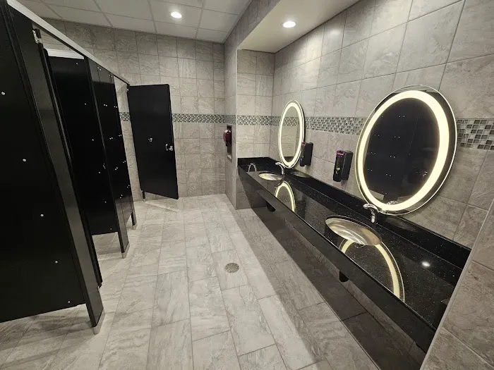 Planet Fitness Picture 7