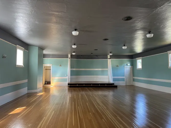 Cedar Tree Yoga Picture 3