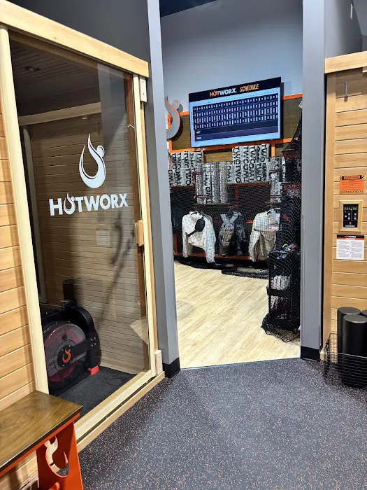 HOTWORX - Bothell Picture 3