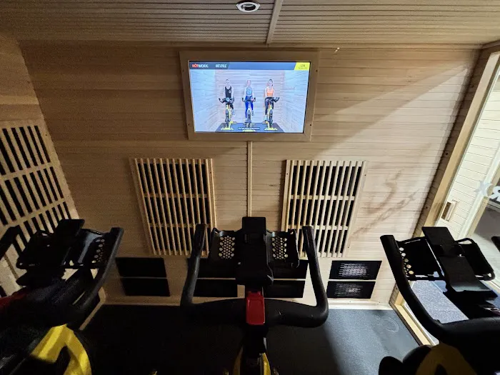 HOTWORX - Bothell Picture 6