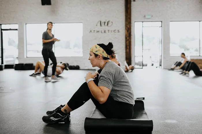 Vie Athletics Picture 6