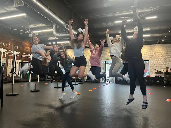 Vie Athletics Picture 10