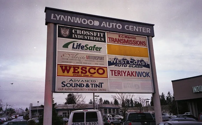 INDUSTRIOUS - Lynnwood Picture 8