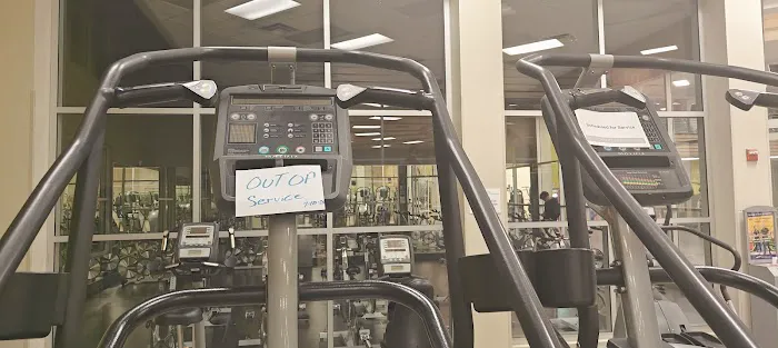 LA Fitness Picture 7