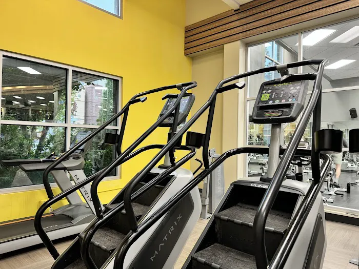 LA Fitness Picture 5