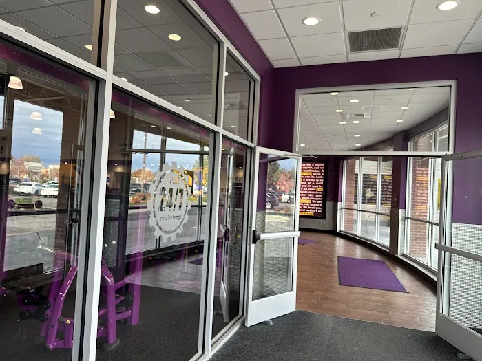 Planet Fitness Picture 9
