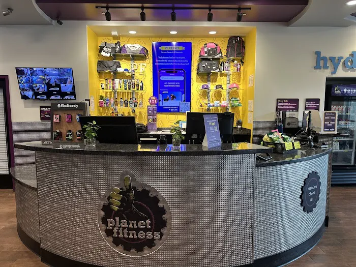 Planet Fitness Picture 8