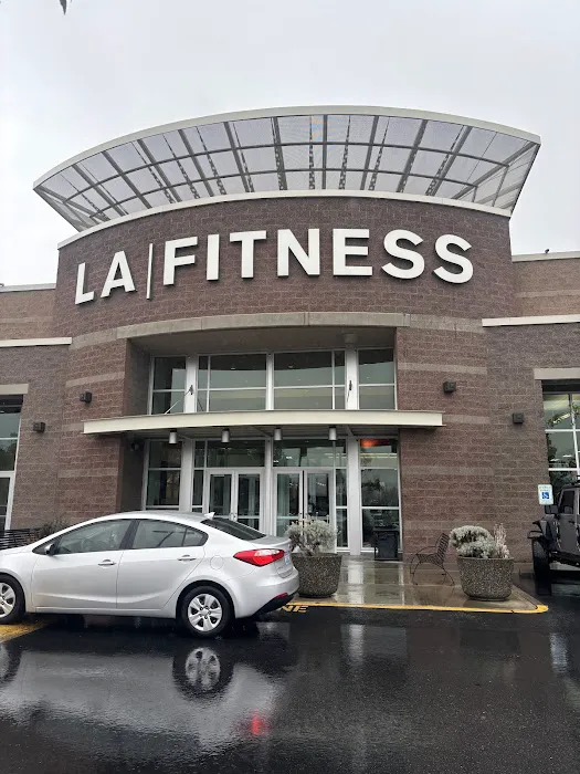LA Fitness Picture 6