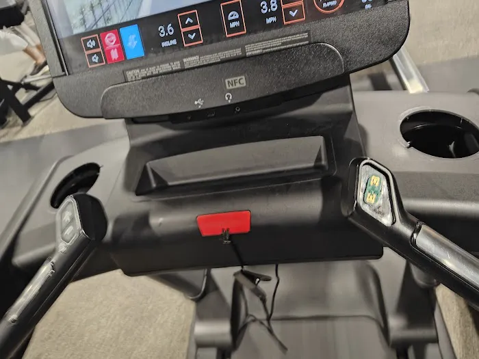 LA Fitness Picture 10