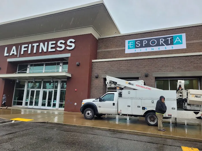 LA Fitness Picture 6