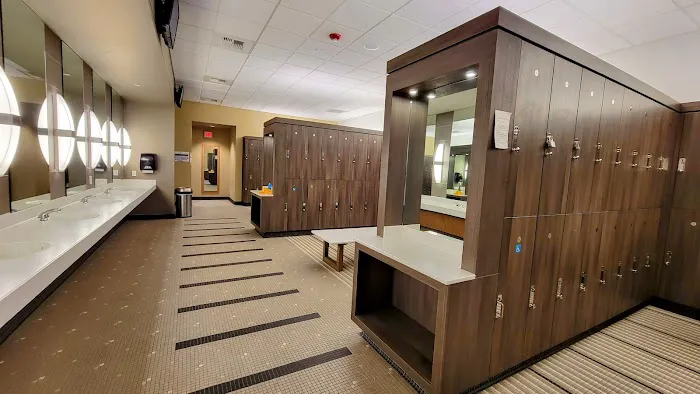 LA Fitness Picture 9