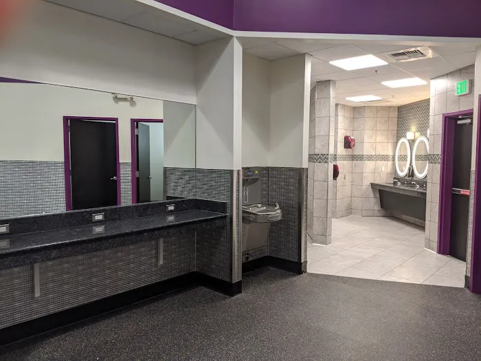 Planet Fitness Picture 7