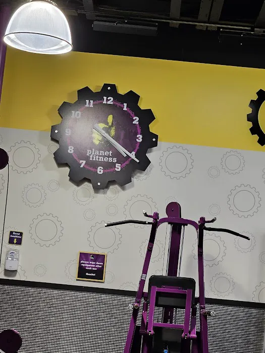 Planet Fitness Picture 1