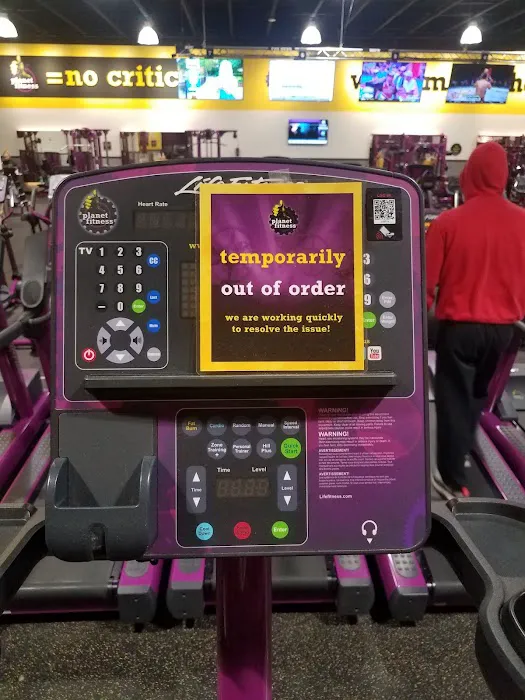 Planet Fitness Picture 9